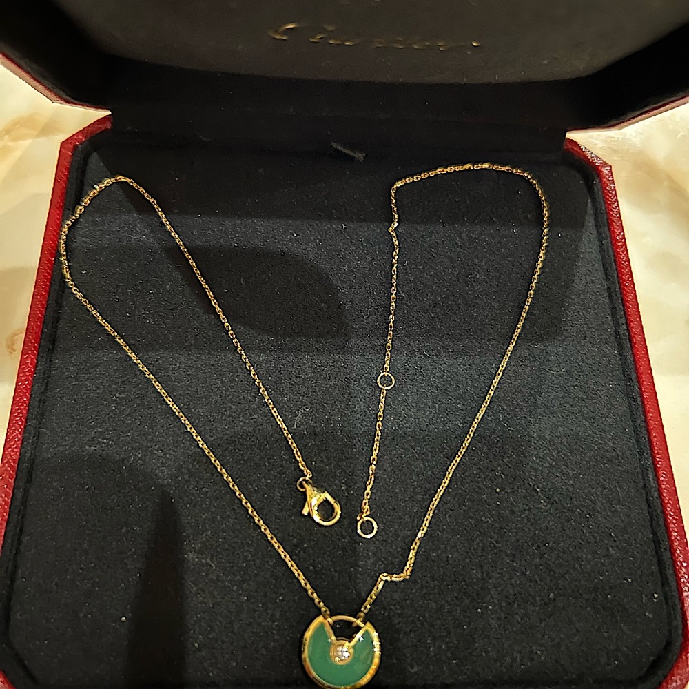 Cartier , amulette de necklace. S model